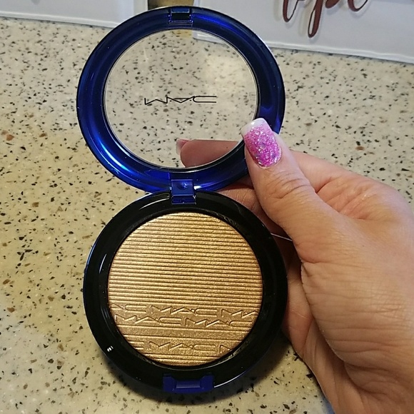 MAC Cosmetics Other - MAC Cosmetics Oh Darling Bronzer